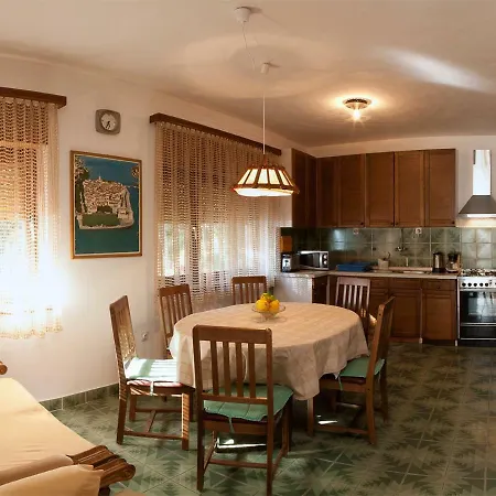 Apartamento Apartments-curkovic